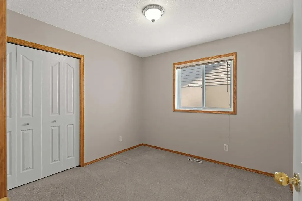 126 Saddleridge Close NE Calgary AB T3J 4X1