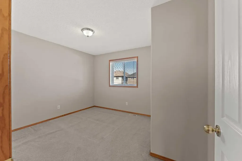 126 Saddleridge Close NE Calgary AB T3J 4X1