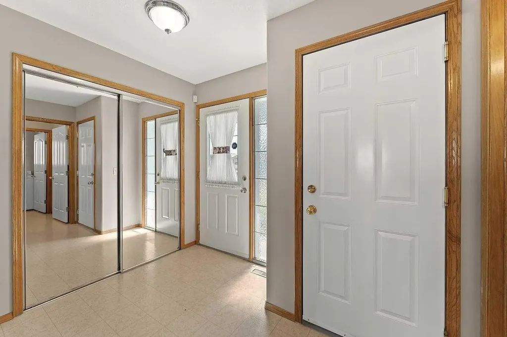 126 Saddleridge Close NE Calgary AB T3J 4X1