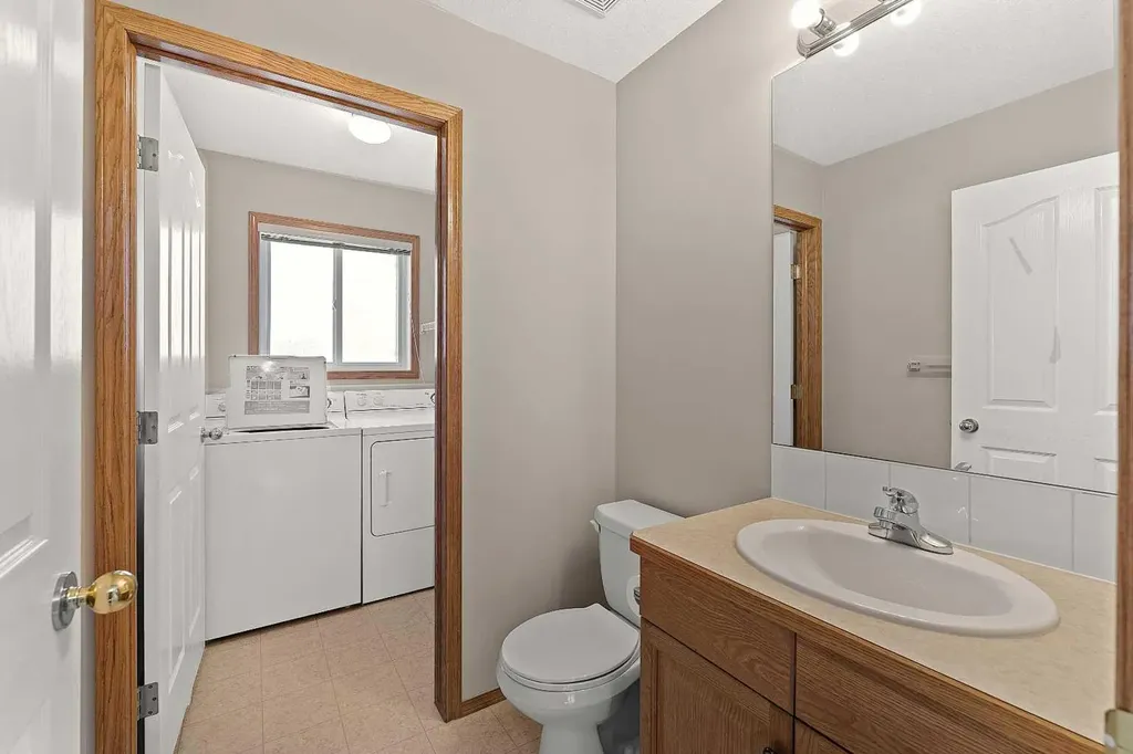 126 Saddleridge Close NE Calgary AB T3J 4X1