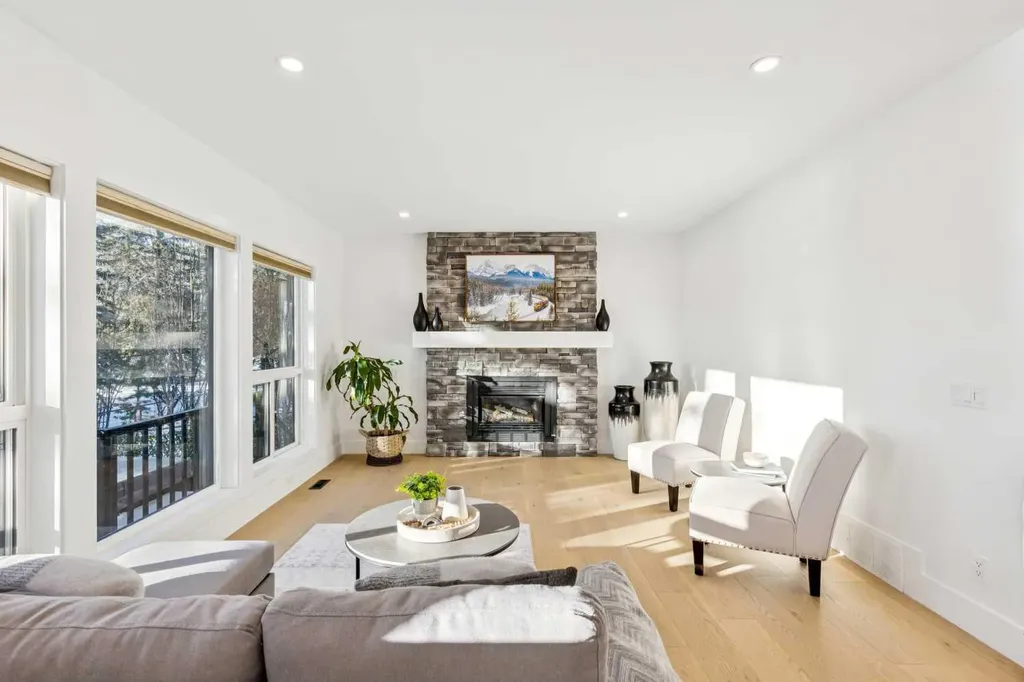 5 Mckenzie Lake Point SE Calgary AB T2Z 1L7