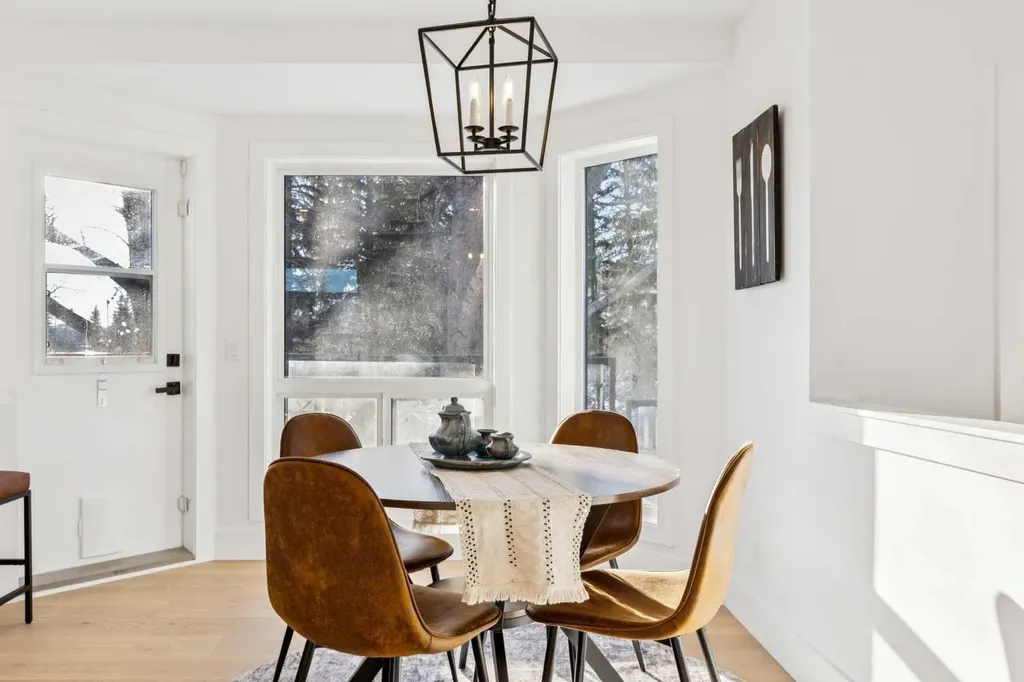 5 Mckenzie Lake Point SE Calgary AB T2Z 1L7
