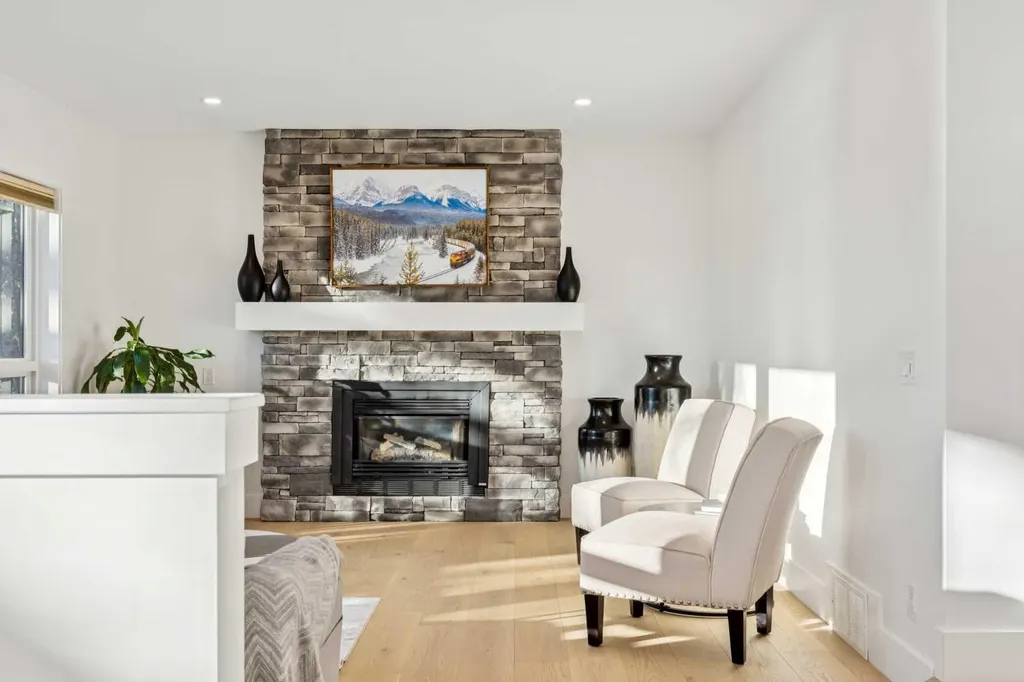5 Mckenzie Lake Point SE Calgary AB T2Z 1L7