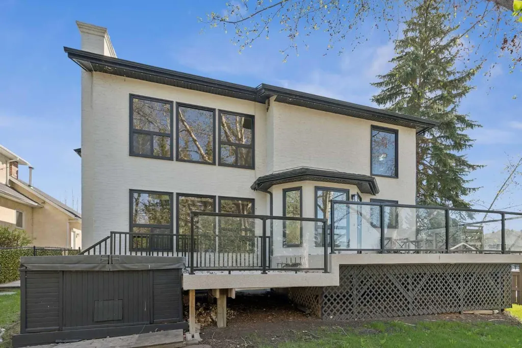 5 Mckenzie Lake Point SE Calgary AB T2Z 1L7