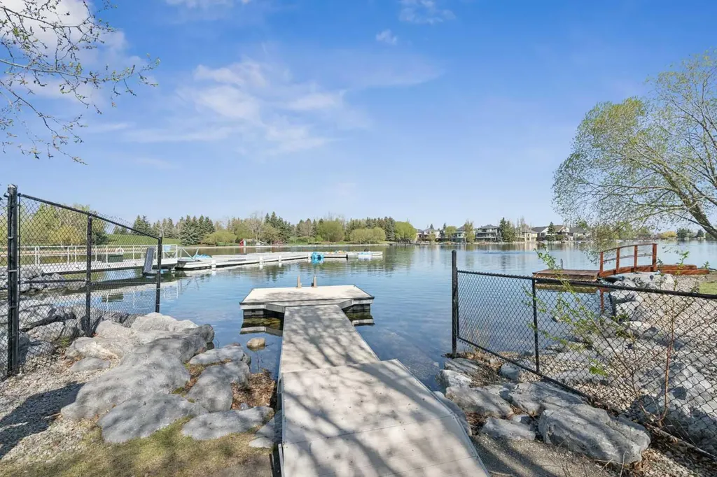 5 Mckenzie Lake Point SE Calgary AB T2Z 1L7