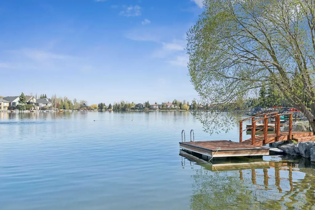 5 Mckenzie Lake Point SE Calgary AB T2Z 1L7