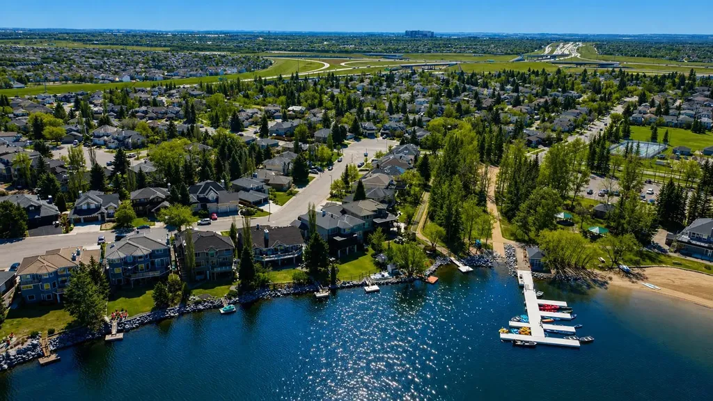 5 Mckenzie Lake Point SE Calgary AB T2Z 1L7