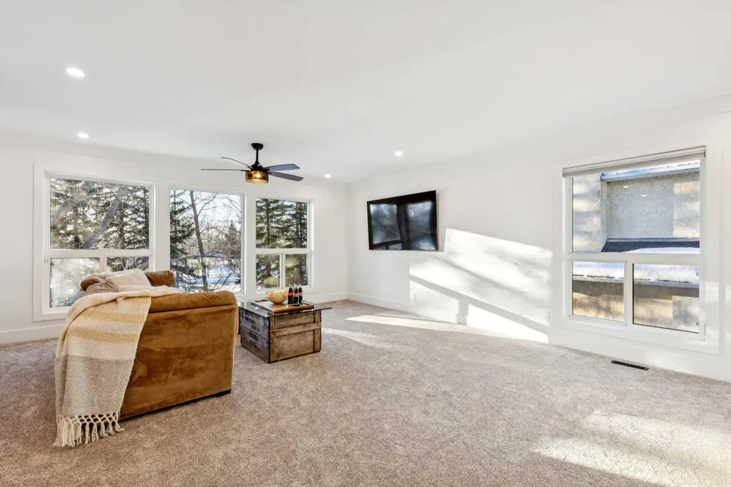 5 Mckenzie Lake Point SE Calgary AB T2Z 1L7