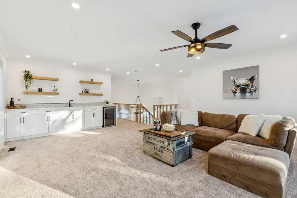 5 Mckenzie Lake Point SE Calgary AB T2Z 1L7