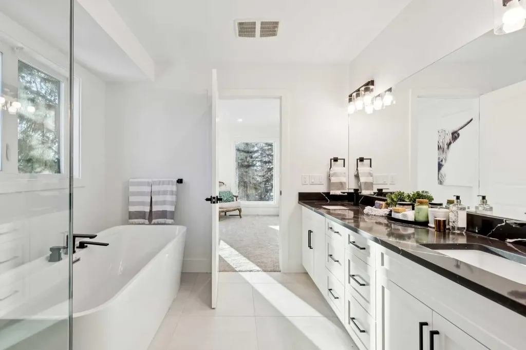 5 Mckenzie Lake Point SE Calgary AB T2Z 1L7