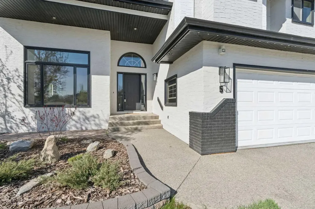 5 Mckenzie Lake Point SE Calgary AB T2Z 1L7