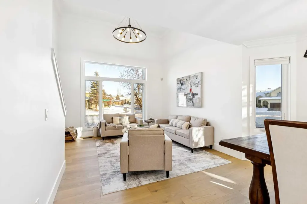 5 Mckenzie Lake Point SE Calgary AB T2Z 1L7