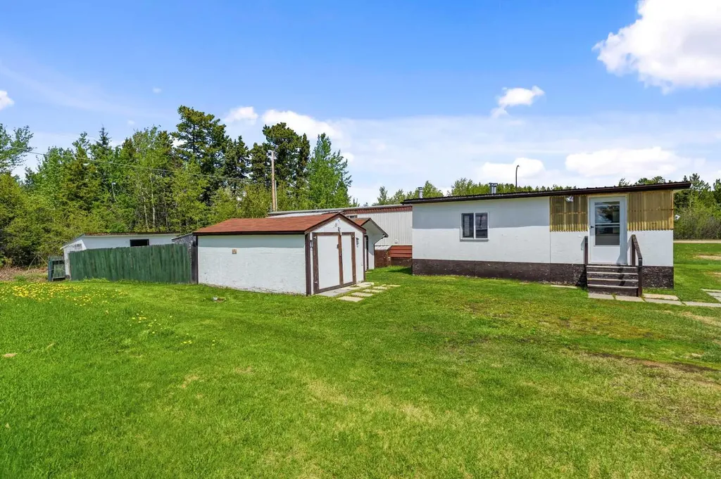 51 Sunset Crescent Swan Hills AB T0G 2C0