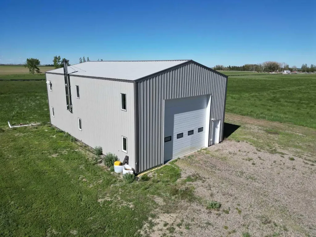 94046 Highway 843 Rural Lethbridge County AB T1H 6P3