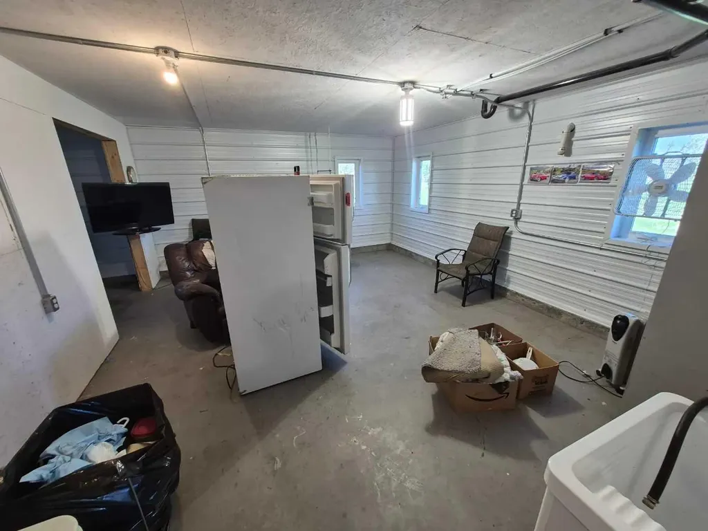 94046 Highway 843 Rural Lethbridge County AB T1H 6P3