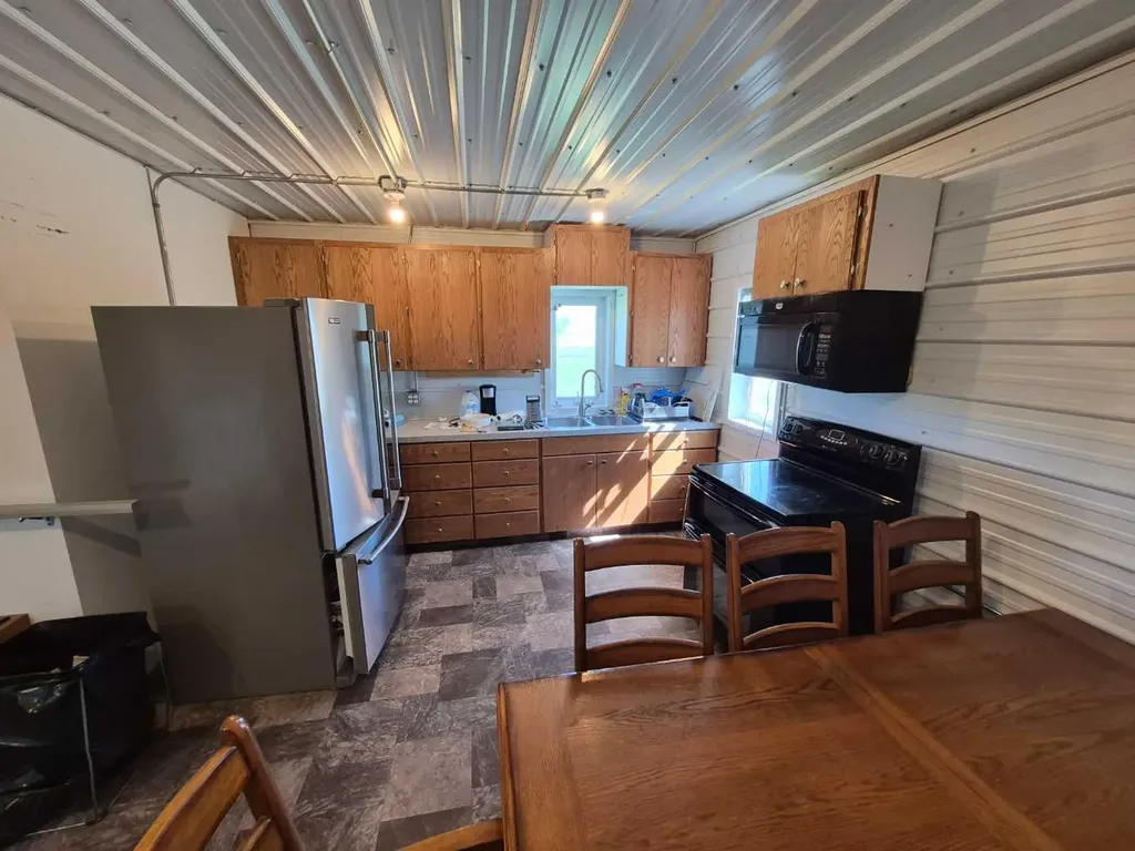 94046 Highway 843 Rural Lethbridge County AB T1H 6P3