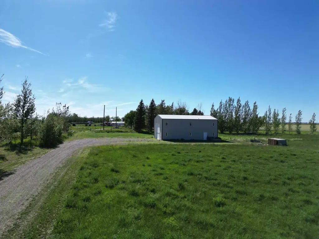 94046 Highway 843 Rural Lethbridge County AB T1H 6P3