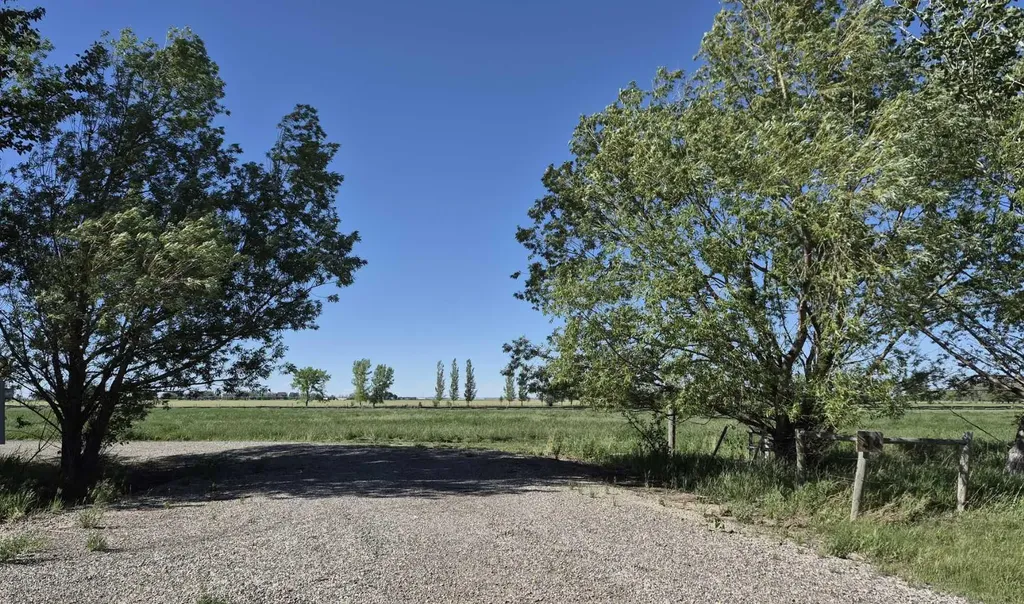 94046 Highway 843 Rural Lethbridge County AB T1H 6P3