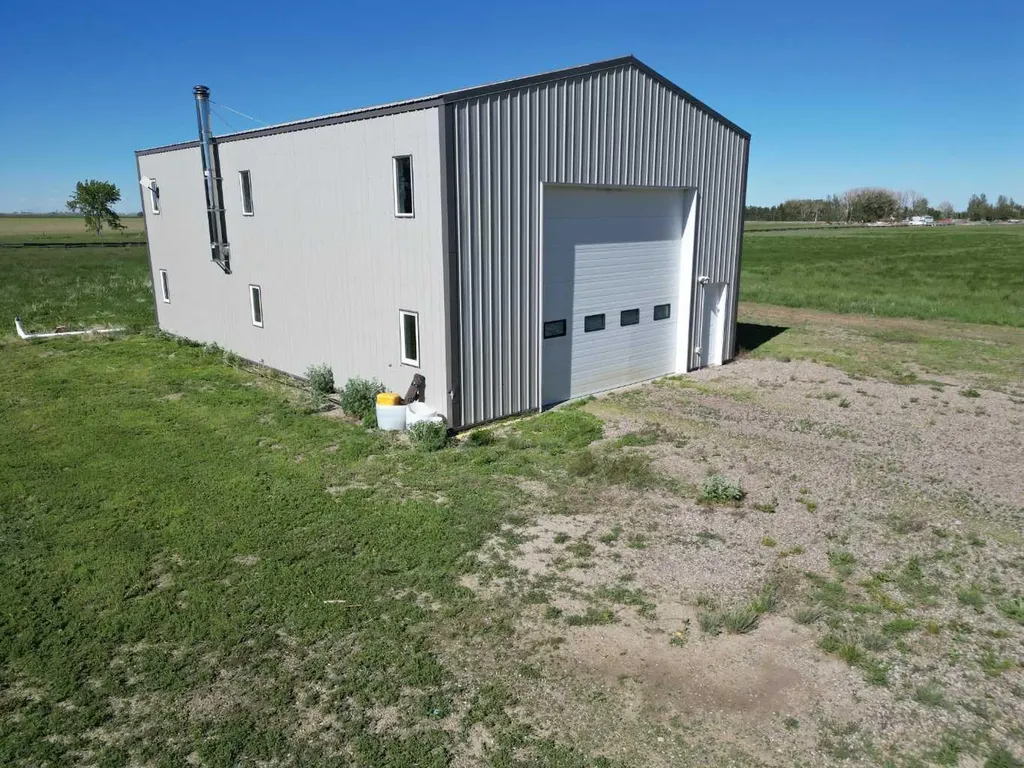 94046 Highway 843 Rural Lethbridge County AB T1H 6P3
