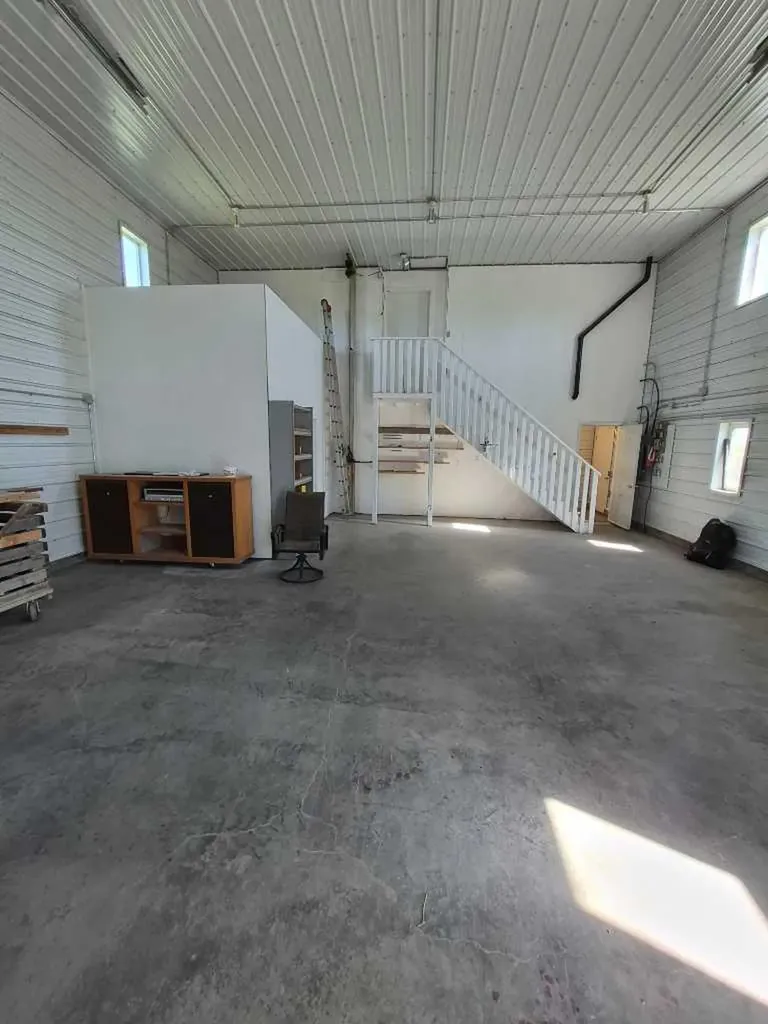 94046 Highway 843 Rural Lethbridge County AB T1H 6P3