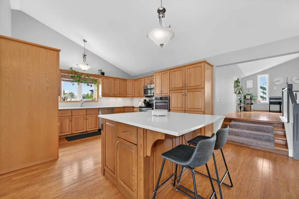 35 Pine Place Crossfield AB T0M 0S0