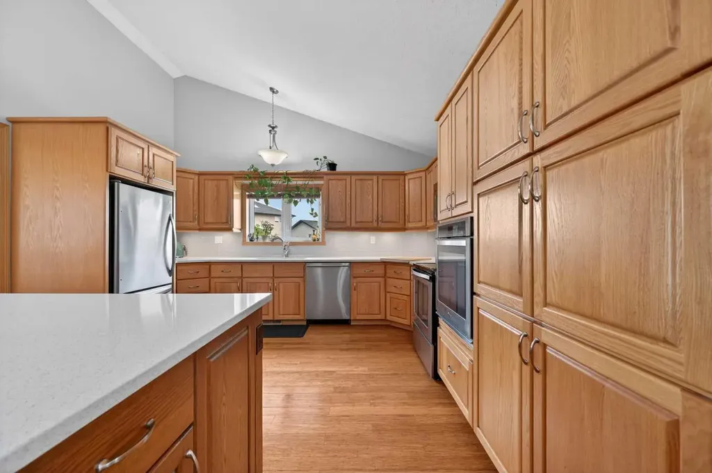 35 Pine Place Crossfield AB T0M 0S0