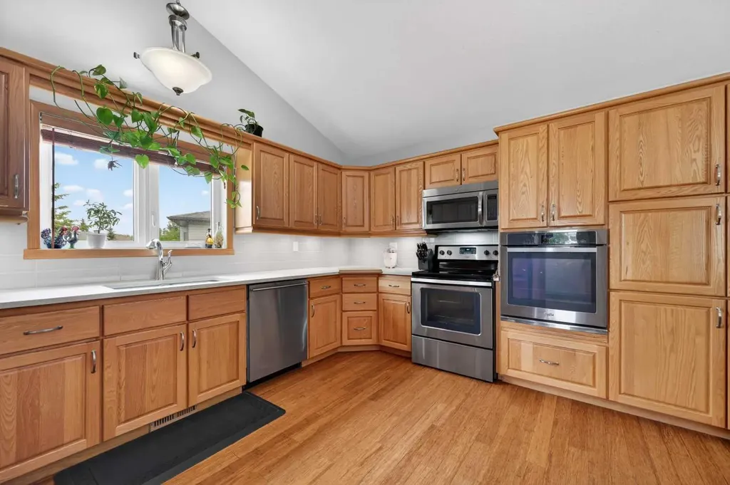 35 Pine Place Crossfield AB T0M 0S0