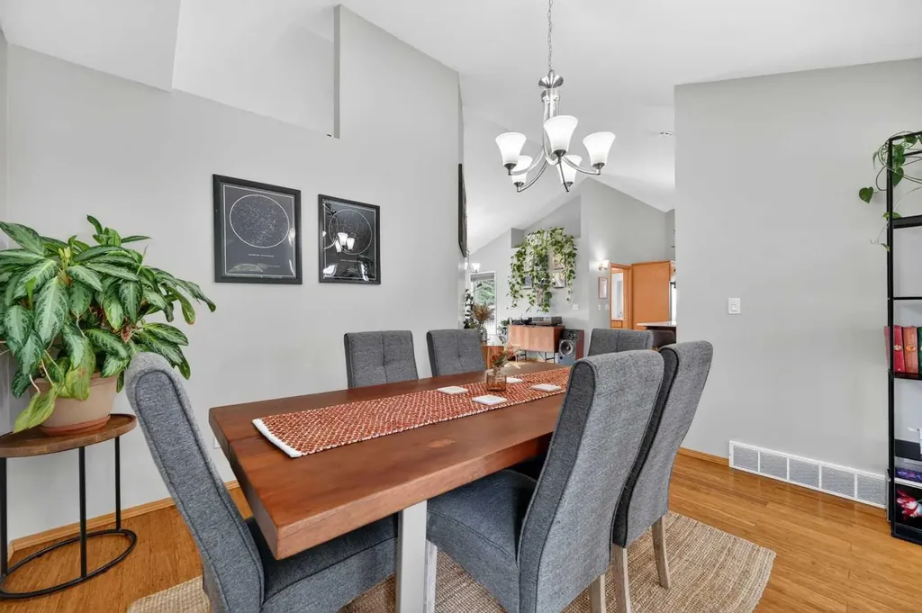 35 Pine Place Crossfield AB T0M 0S0