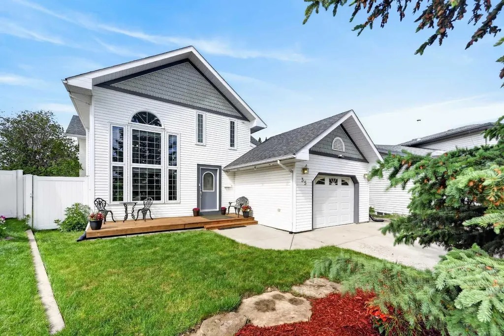 35 Pine Place Crossfield AB T0M 0S0