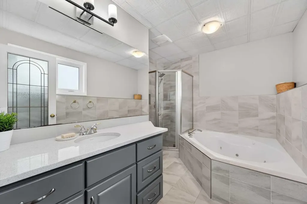 35 Pine Place Crossfield AB T0M 0S0