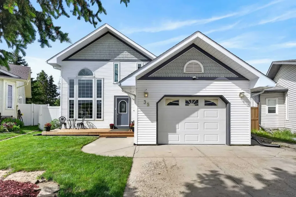 35 Pine Place Crossfield AB T0M 0S0