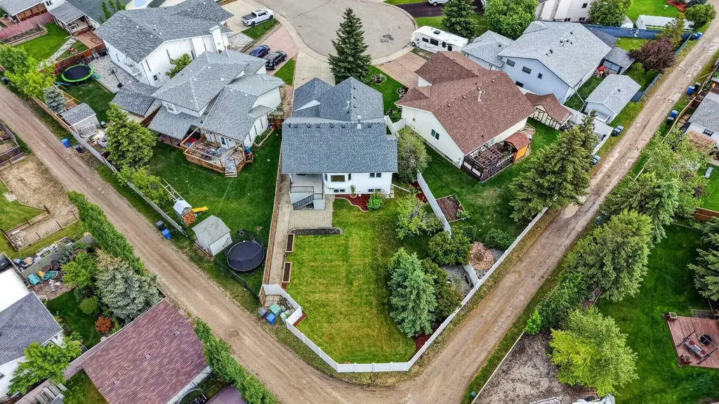 35 Pine Place Crossfield AB T0M 0S0
