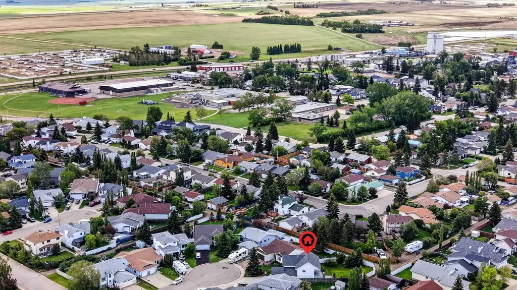 35 Pine Place Crossfield AB T0M 0S0