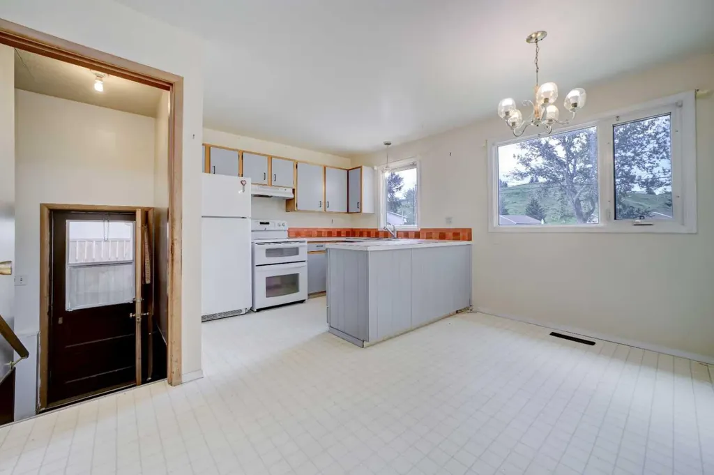 461 Main Street Pincher Creek AB T0K 1W0