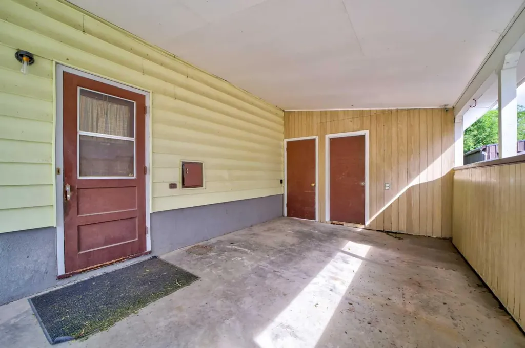 461 Main Street Pincher Creek AB T0K 1W0