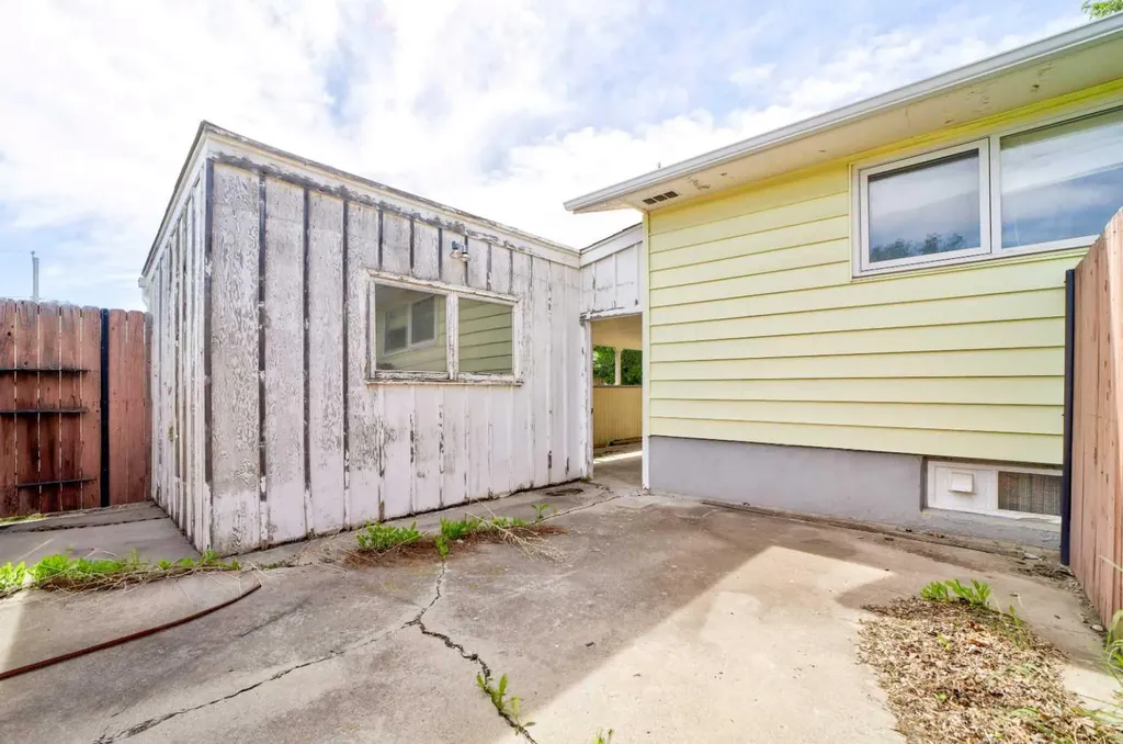461 Main Street Pincher Creek AB T0K 1W0