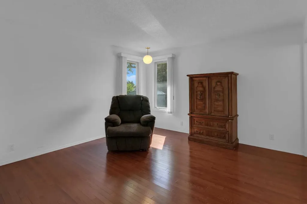 316 Norseman Road NW Calgary AB T2K 5M5