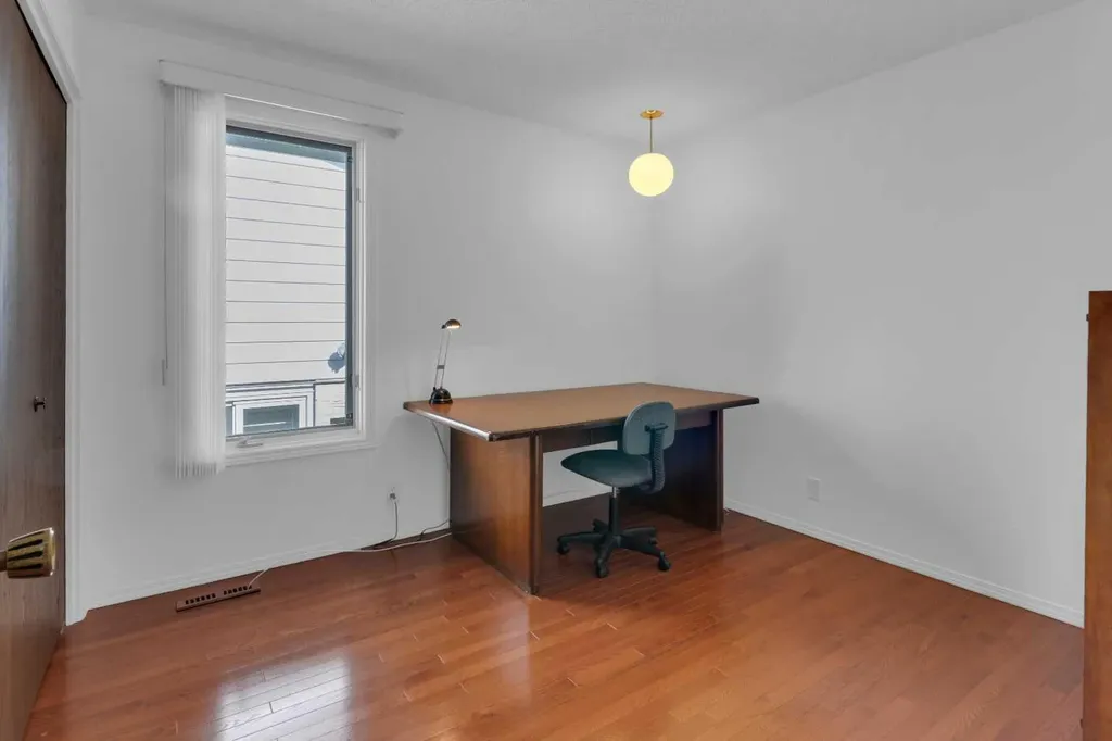 316 Norseman Road NW Calgary AB T2K 5M5