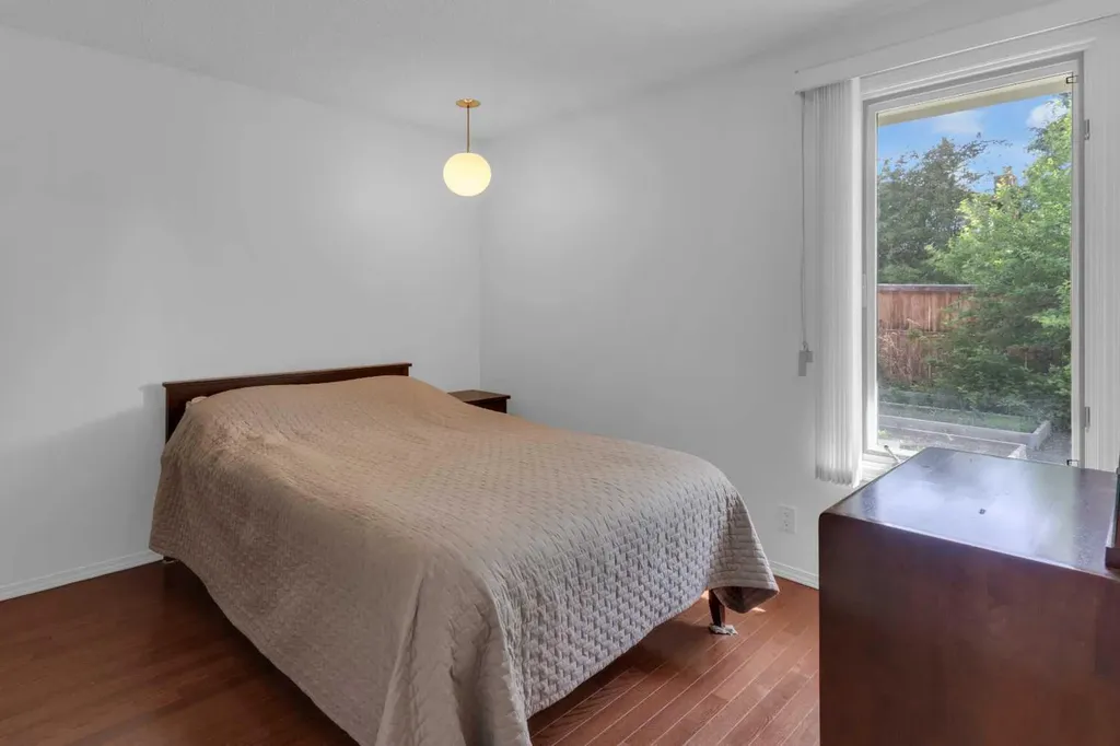 316 Norseman Road NW Calgary AB T2K 5M5