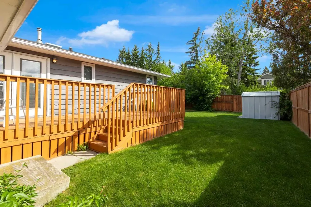 316 Norseman Road NW Calgary AB T2K 5M5