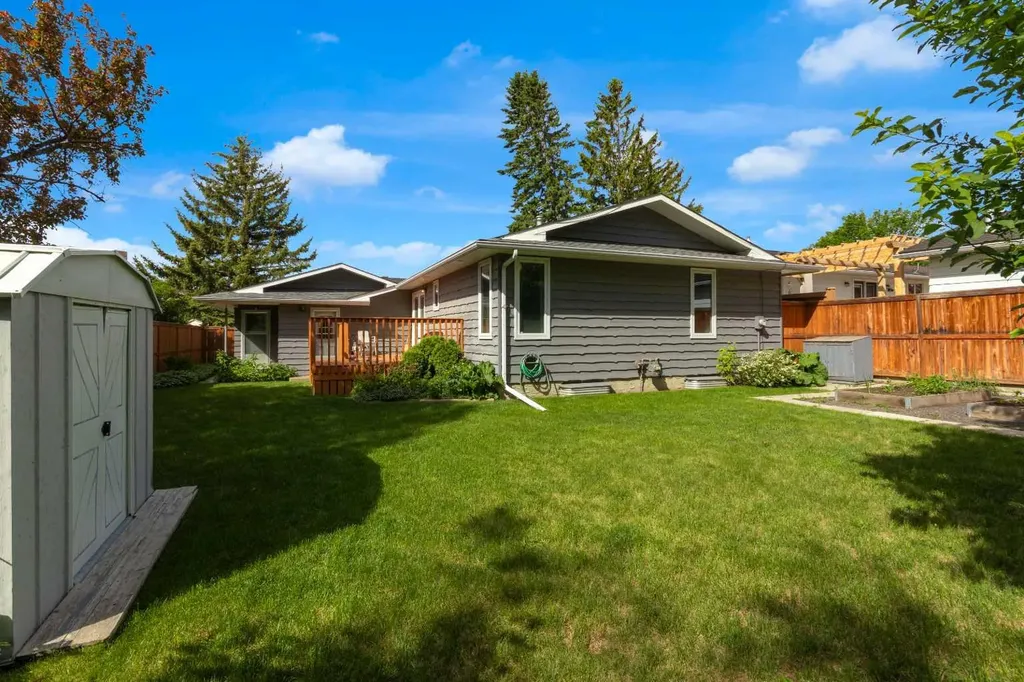316 Norseman Road NW Calgary AB T2K 5M5