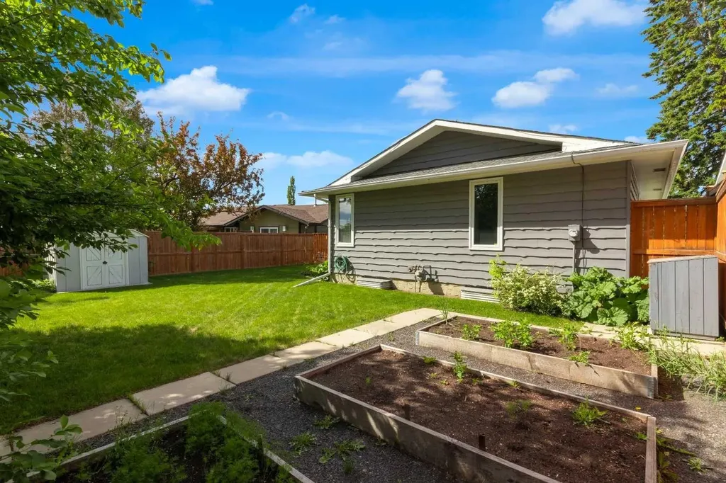 316 Norseman Road NW Calgary AB T2K 5M5