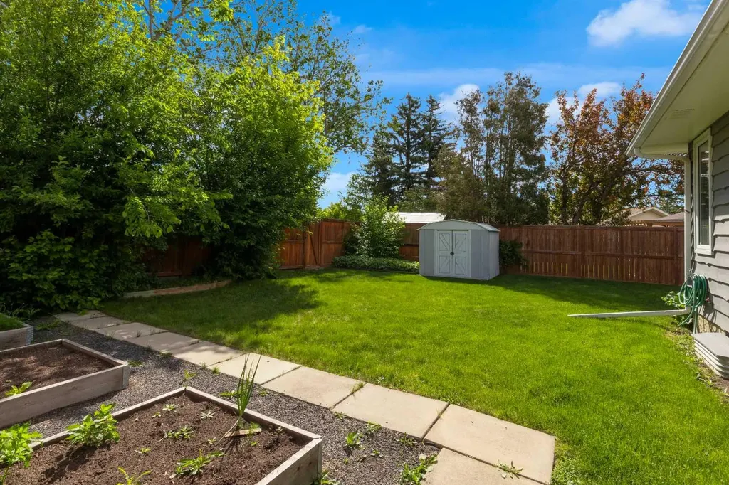 316 Norseman Road NW Calgary AB T2K 5M5