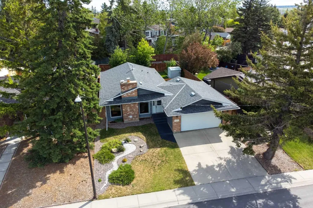 316 Norseman Road NW Calgary AB T2K 5M5
