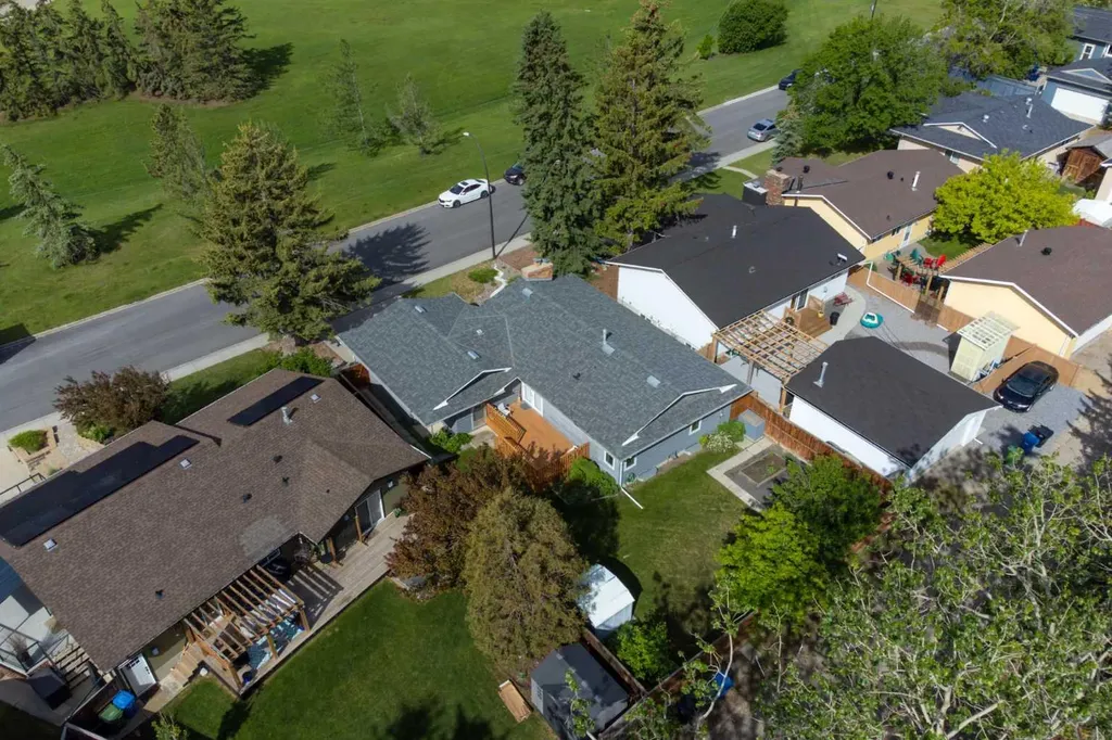 316 Norseman Road NW Calgary AB T2K 5M5