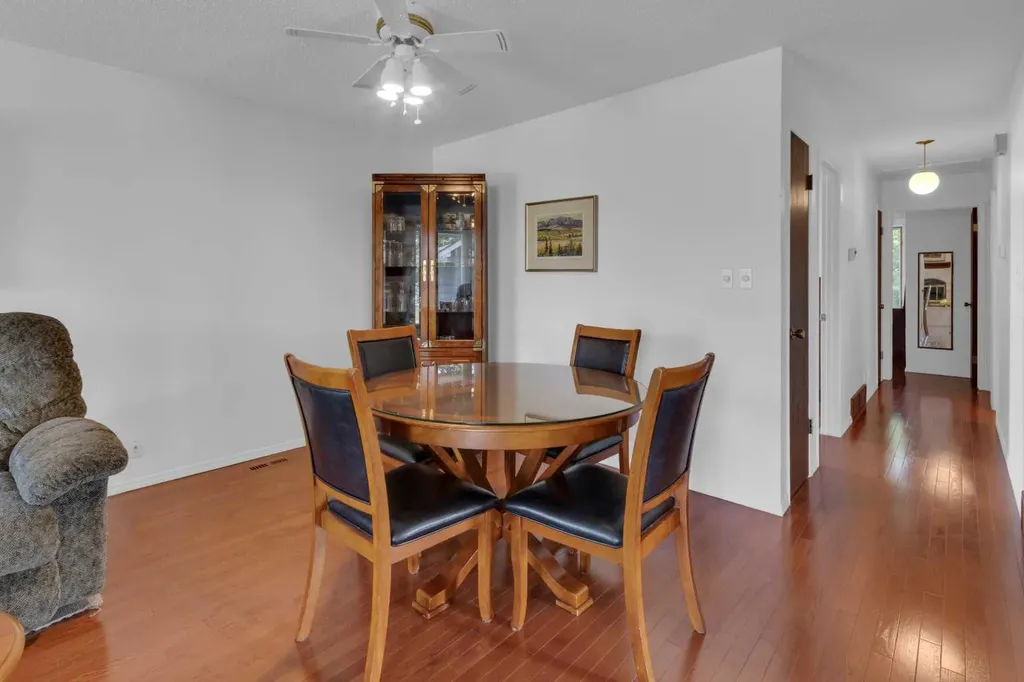 316 Norseman Road NW Calgary AB T2K 5M5