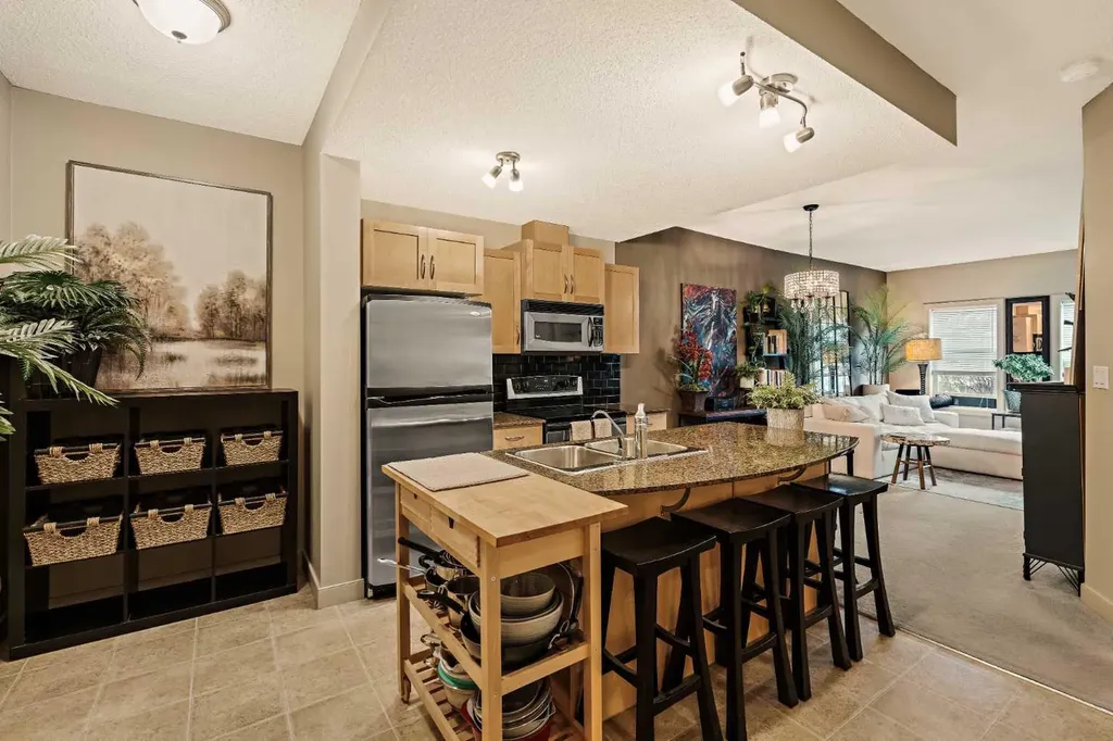 5605 Henwood Street SW Calgary AB T3E 7R2