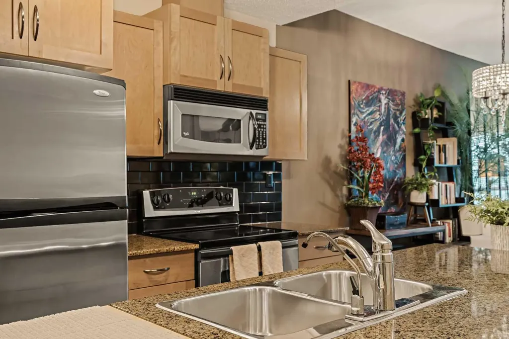 5605 Henwood Street SW Calgary AB T3E 7R2