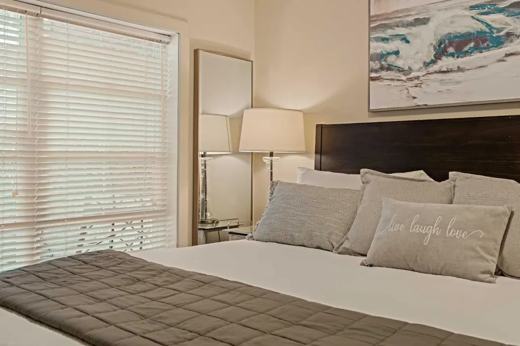 5605 Henwood Street SW Calgary AB T3E 7R2