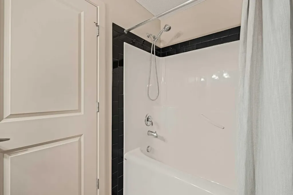 5605 Henwood Street SW Calgary AB T3E 7R2